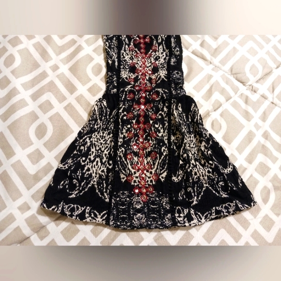 Bila Peasant Boho Black White Embroidered Flared Sleeve Womens Size Small Blouse - Picture 6 of 10